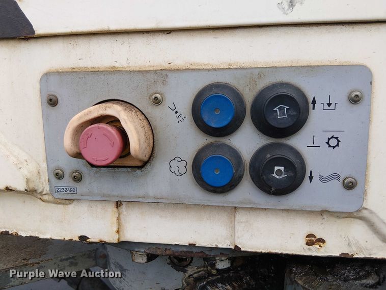 image for item EC1332 2015 Wirtgen W210i milling machine