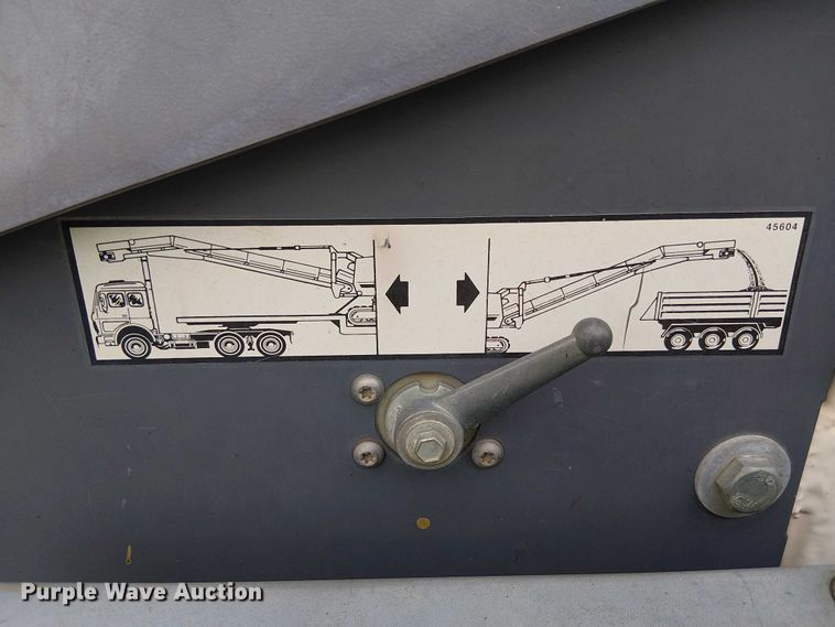 image for item EC1332 2015 Wirtgen W210i milling machine