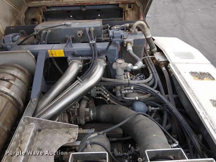 image for item EC1332 2015 Wirtgen W210i milling machine