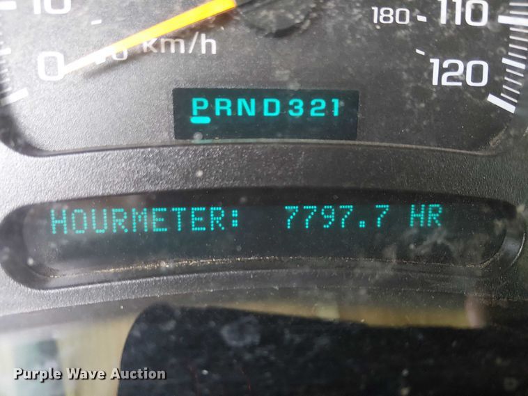 image for item EC1351 2003 Chevrolet Silverado 3500HD flatbed pickup truck