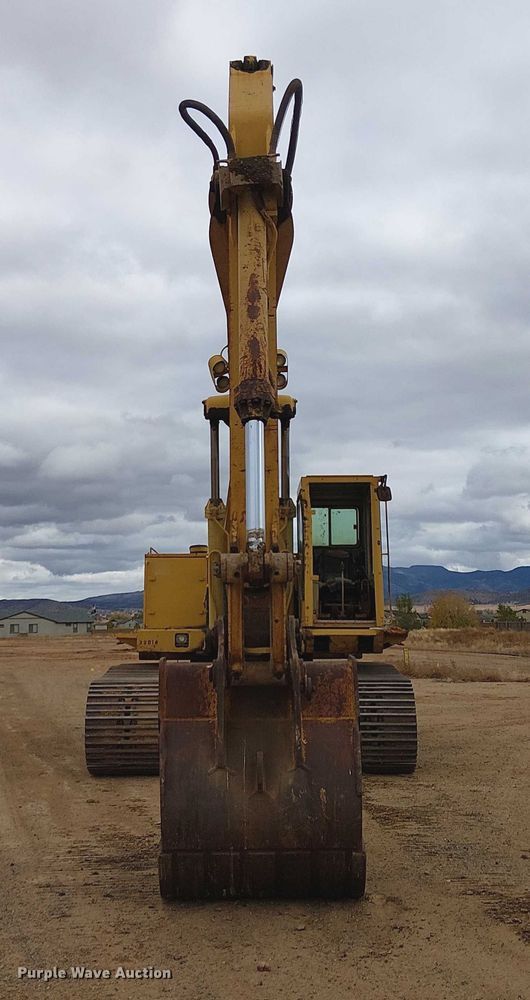 EXCAVADORA CATERPILLAR 235B
