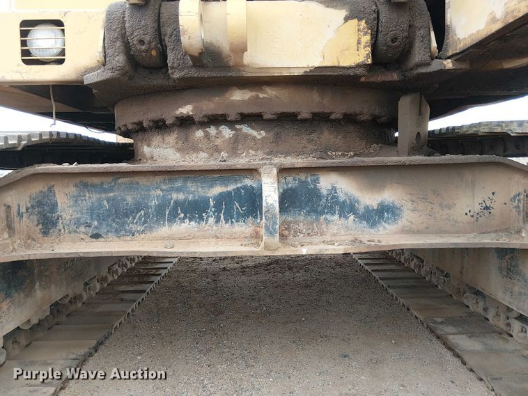 image for item EC1359 Caterpillar 235B excavator