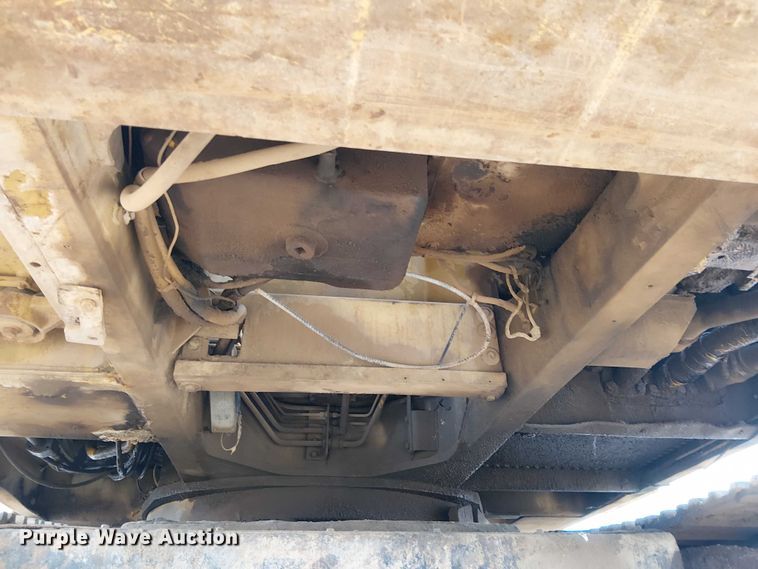 image for item EC1359 Caterpillar 235B excavator