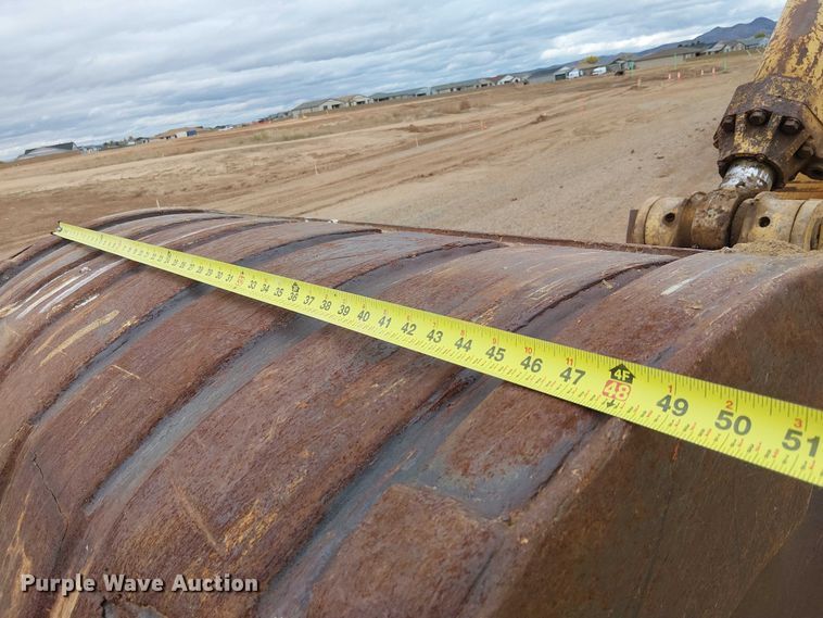 image for item EC1359 Caterpillar 235B excavator