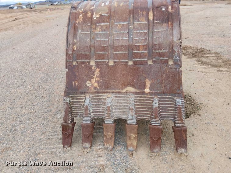 image for item EC1359 Caterpillar 235B excavator