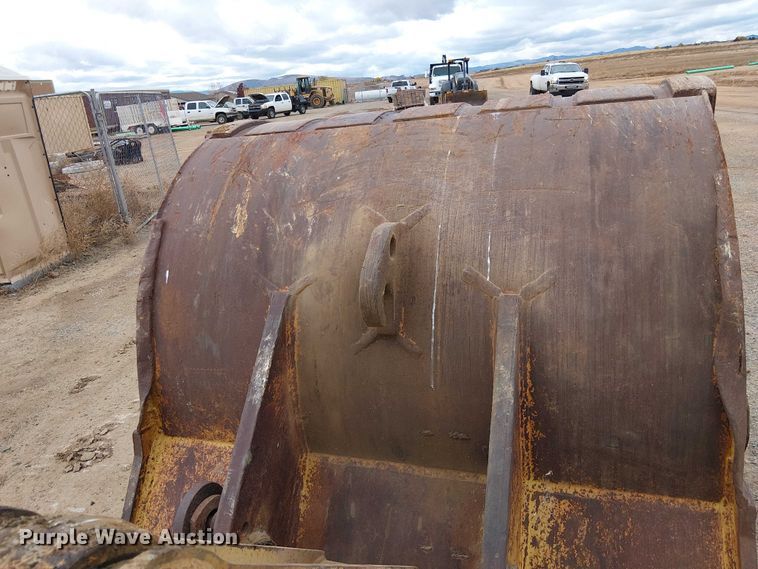 image for item EC1359 Caterpillar 235B excavator