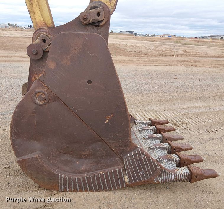 image for item EC1359 Caterpillar 235B excavator