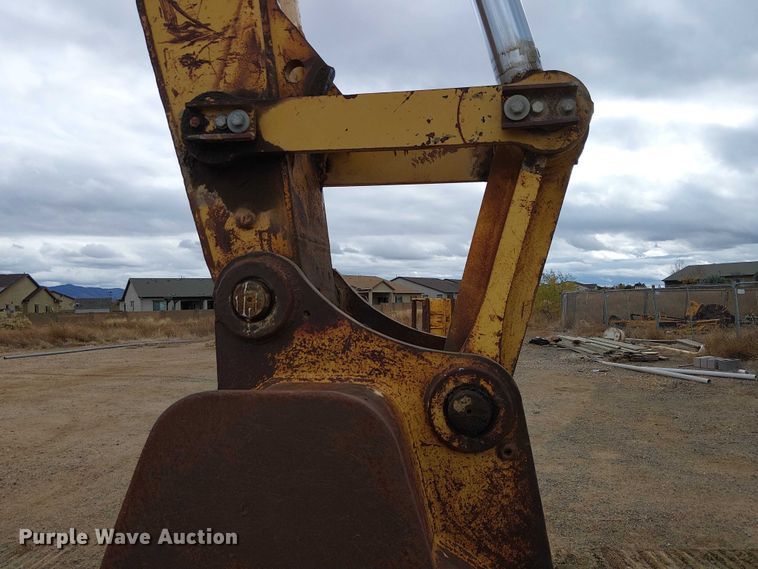 image for item EC1359 Caterpillar 235B excavator