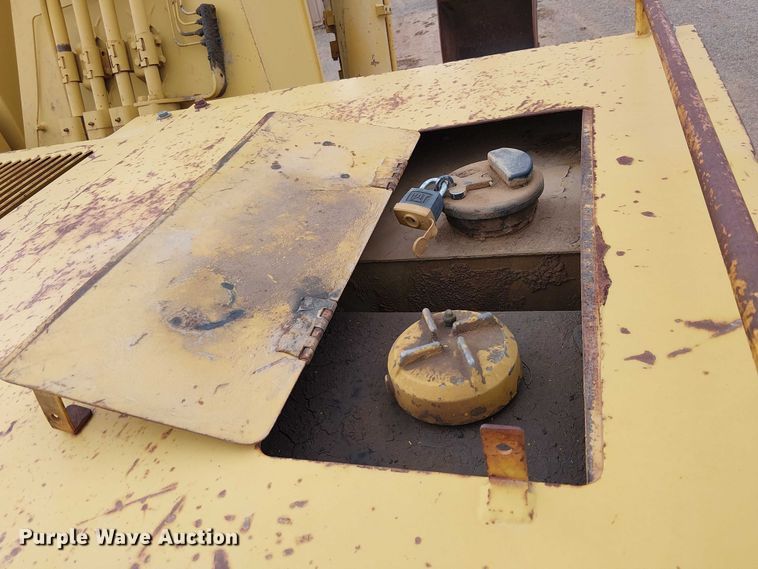 image for item EC1359 Caterpillar 235B excavator