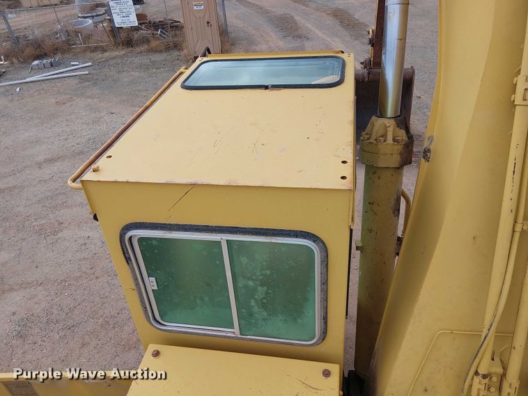 image for item EC1359 Caterpillar 235B excavator