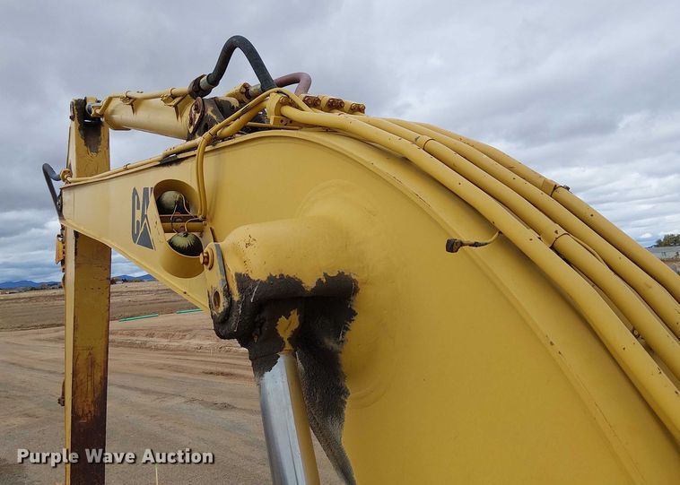 image for item EC1359 Caterpillar 235B excavator