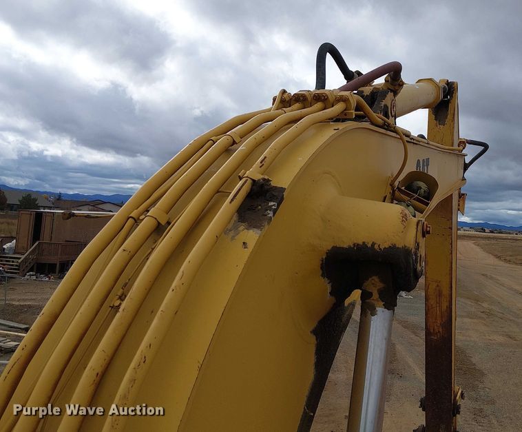 image for item EC1359 Caterpillar 235B excavator