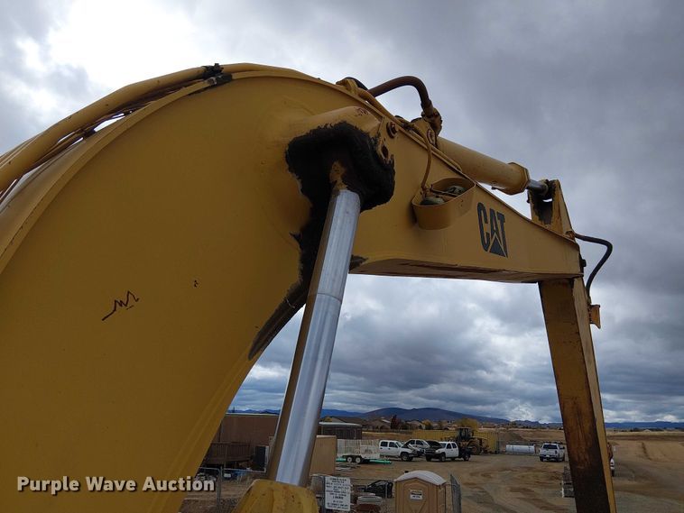 image for item EC1359 Caterpillar 235B excavator