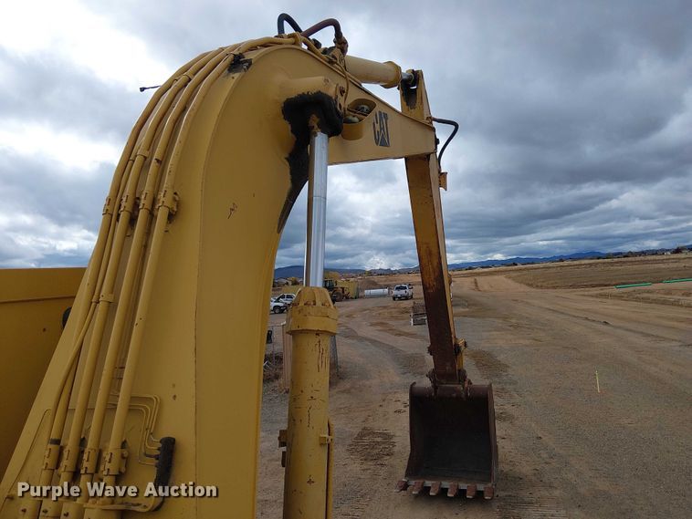 image for item EC1359 Caterpillar 235B excavator