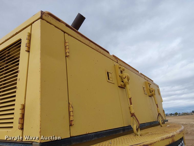 image for item EC1359 Caterpillar 235B excavator