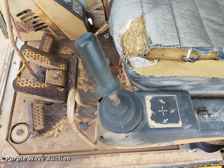 image for item EC1359 Caterpillar 235B excavator