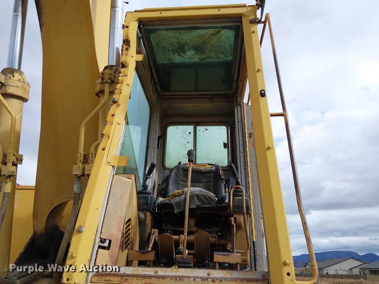 image for item EC1359 Caterpillar 235B excavator