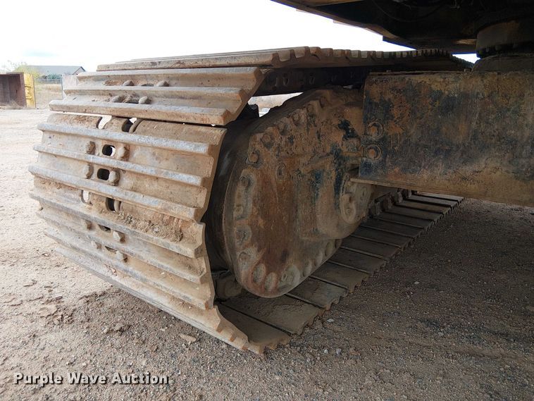 image for item EC1359 Caterpillar 235B excavator