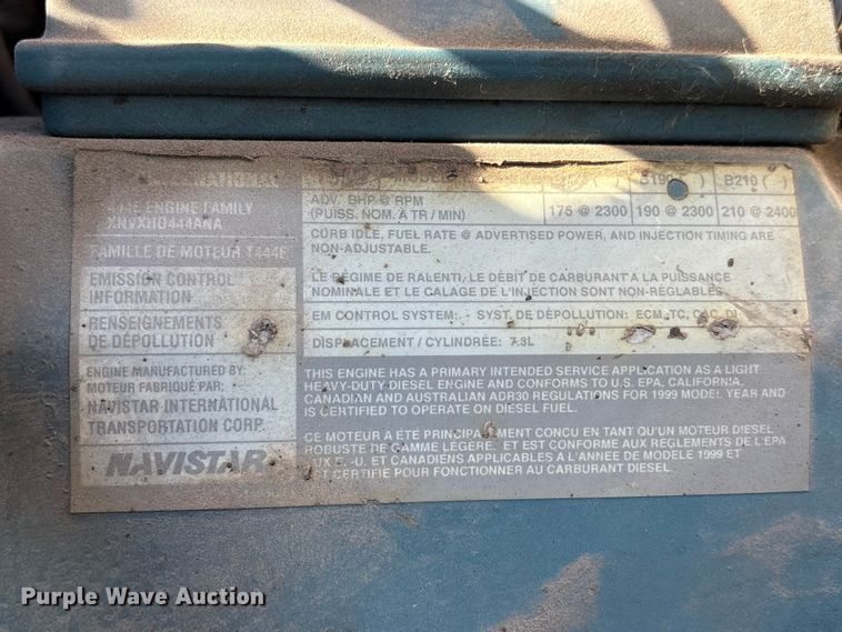 image for item EC4197 1999 International 4700 tack distributor truck