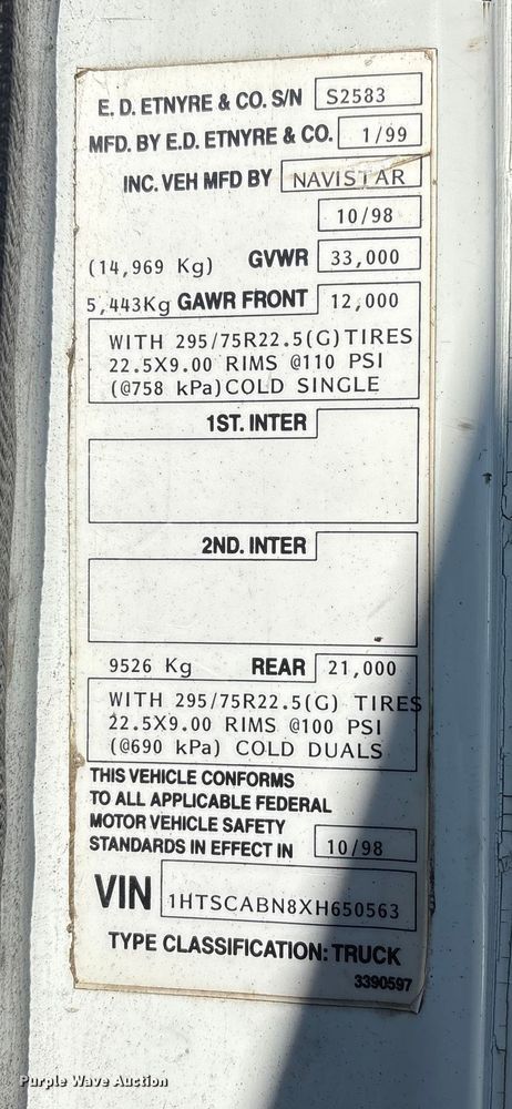 image for item EC4197 1999 International 4700 tack distributor truck