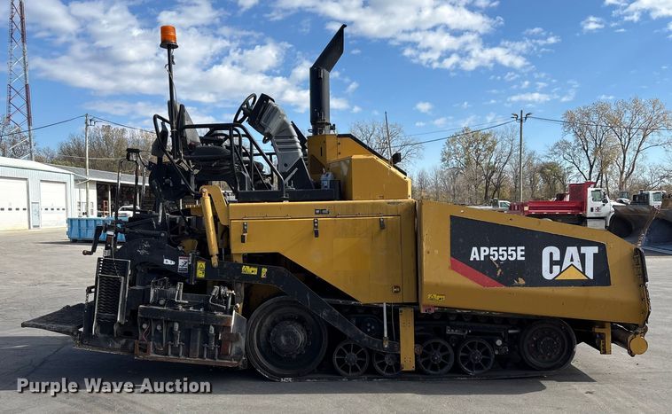 image for item EC4429 2015 Caterpillar AP555E paver