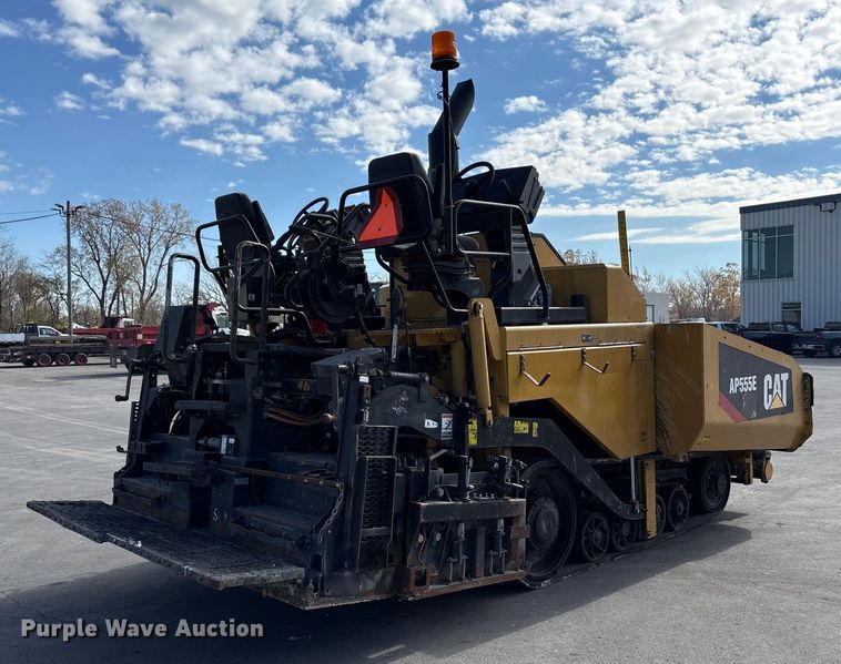 image for item EC4429 2015 Caterpillar AP555E paver