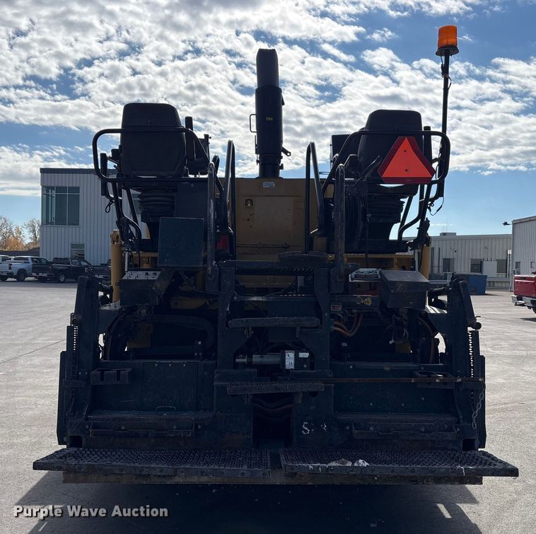 image for item EC4429 2015 Caterpillar AP555E paver