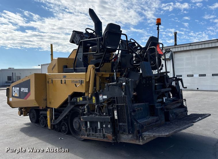 image for item EC4429 2015 Caterpillar AP555E paver