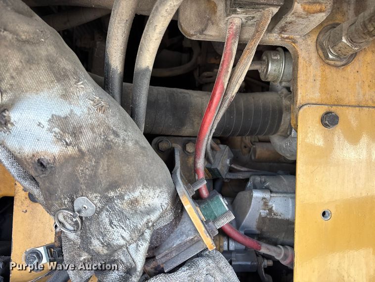 image for item EC4429 2015 Caterpillar AP555E paver