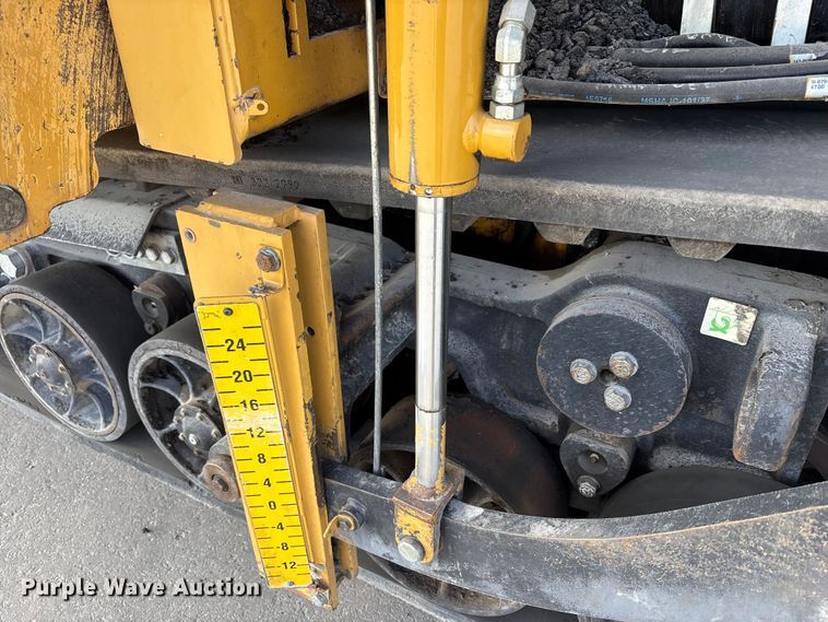 image for item EC4429 2015 Caterpillar AP555E paver