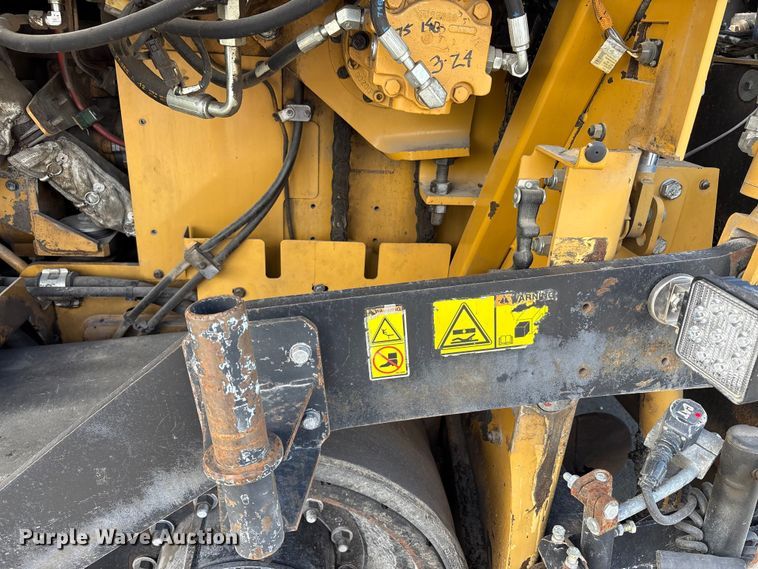image for item EC4429 2015 Caterpillar AP555E paver