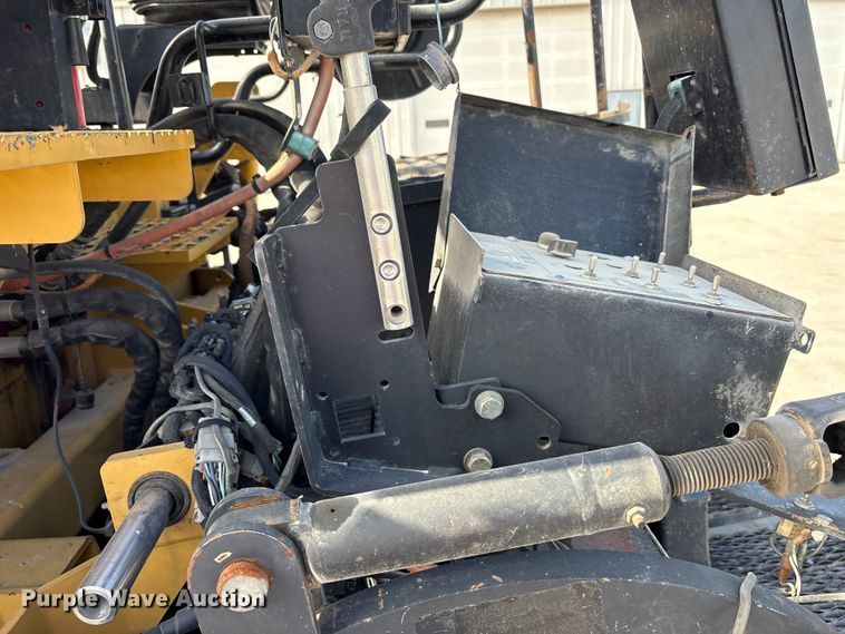 image for item EC4429 2015 Caterpillar AP555E paver
