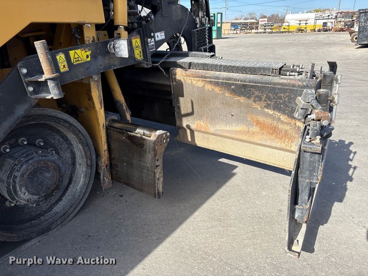 image for item EC4429 2015 Caterpillar AP555E paver