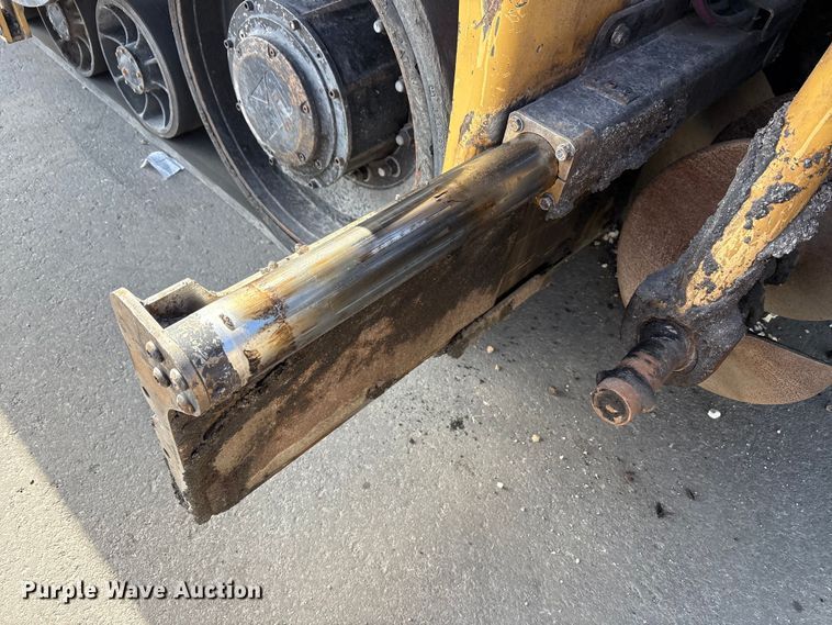 image for item EC4429 2015 Caterpillar AP555E paver