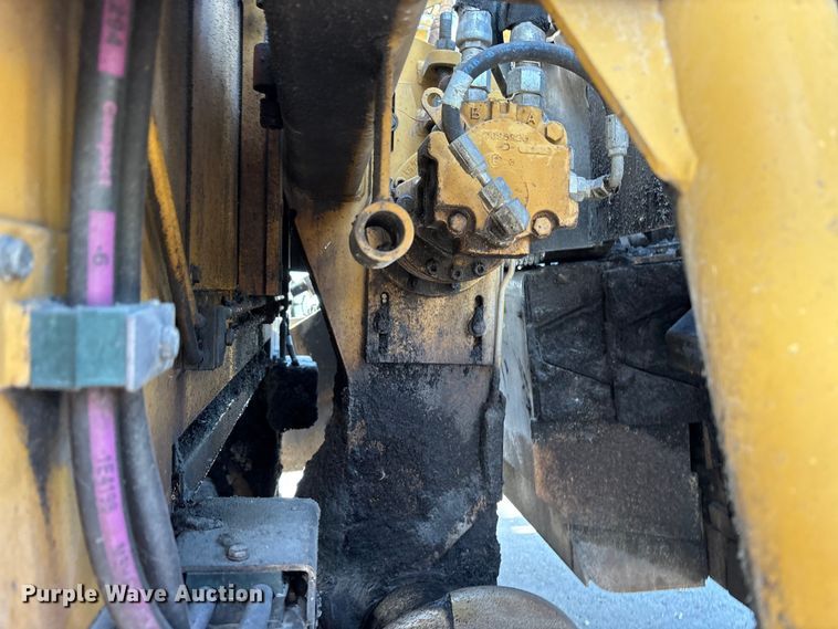 image for item EC4429 2015 Caterpillar AP555E paver