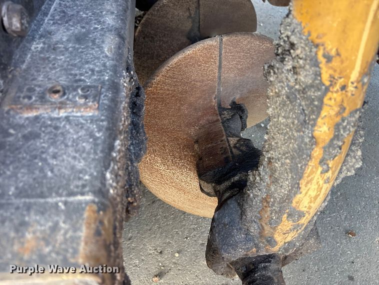 image for item EC4429 2015 Caterpillar AP555E paver