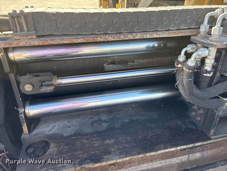 image for item EC4429 2015 Caterpillar AP555E paver