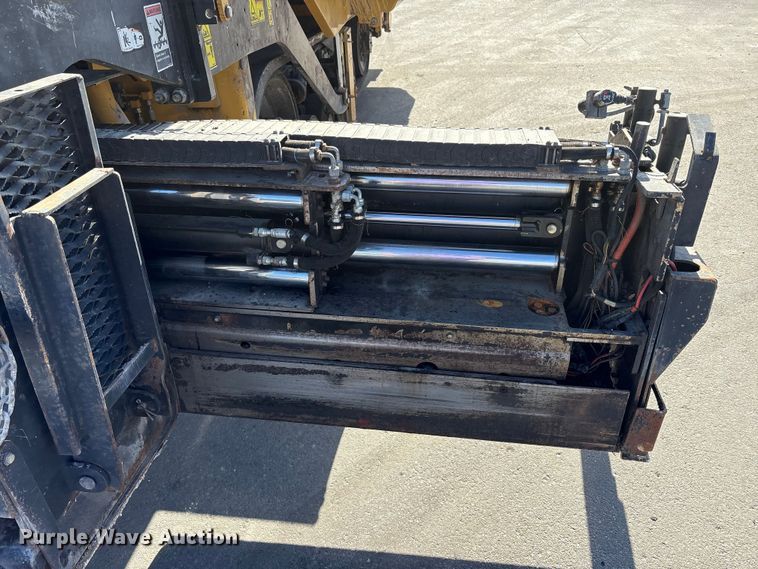 image for item EC4429 2015 Caterpillar AP555E paver