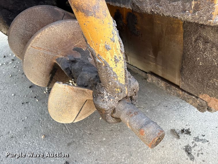 image for item EC4429 2015 Caterpillar AP555E paver