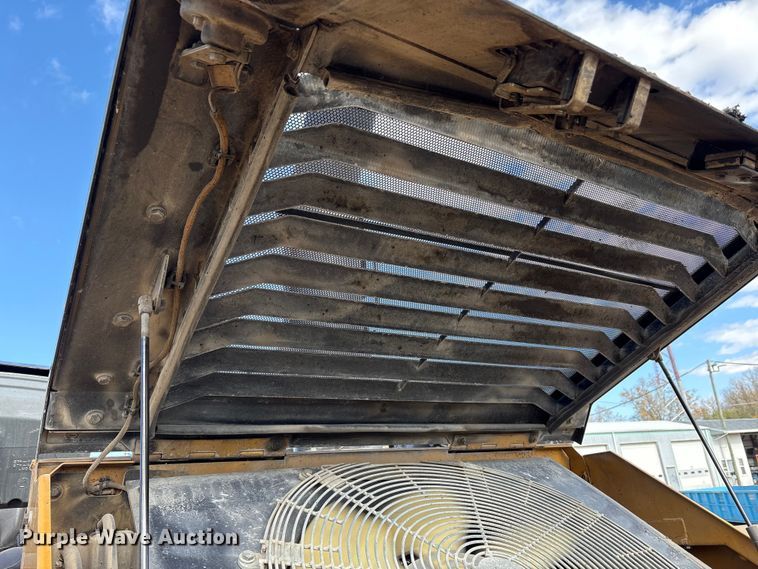 image for item EC4429 2015 Caterpillar AP555E paver