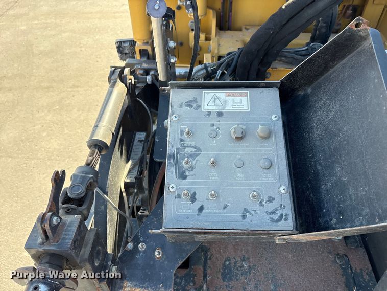 image for item EC4429 2015 Caterpillar AP555E paver