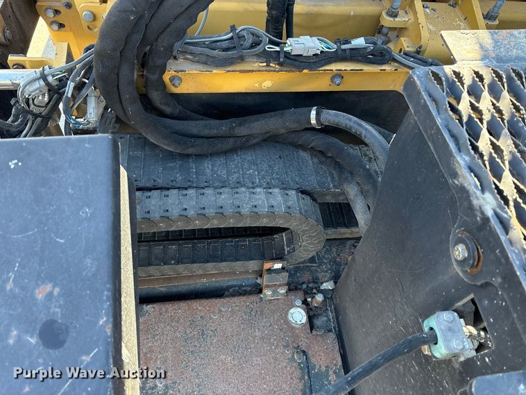 image for item EC4429 2015 Caterpillar AP555E paver