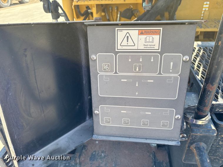 image for item EC4429 2015 Caterpillar AP555E paver