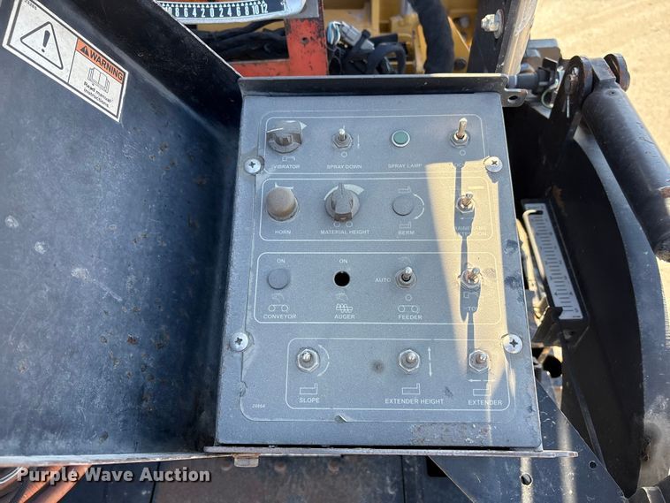 image for item EC4429 2015 Caterpillar AP555E paver