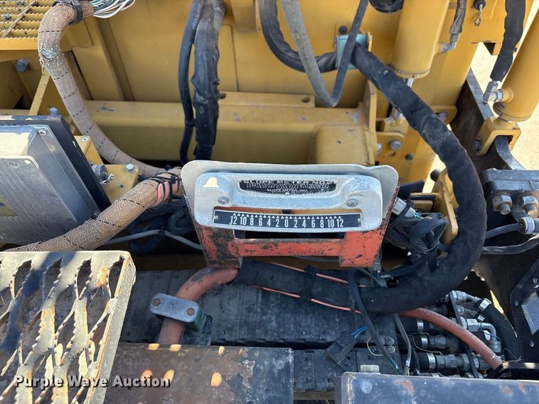 image for item EC4429 2015 Caterpillar AP555E paver