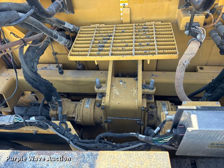 image for item EC4429 2015 Caterpillar AP555E paver