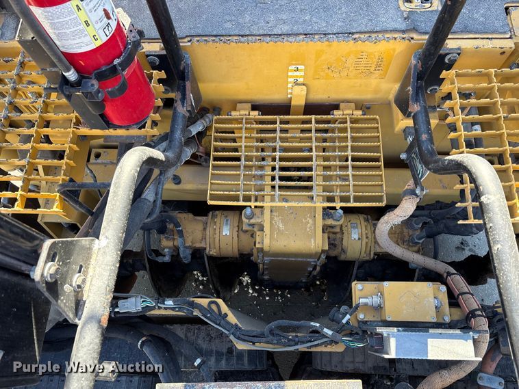image for item EC4429 2015 Caterpillar AP555E paver