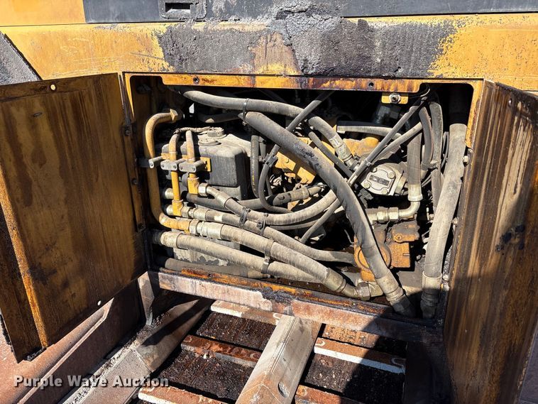 image for item EC4429 2015 Caterpillar AP555E paver