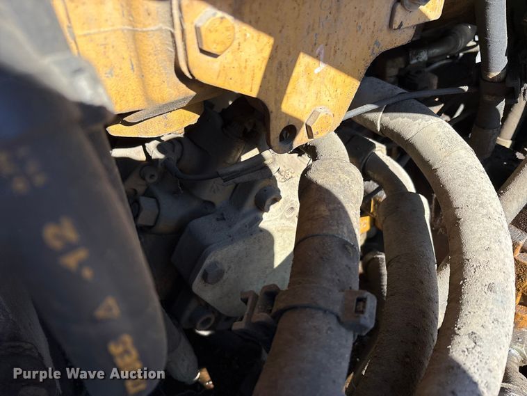 image for item EC4429 2015 Caterpillar AP555E paver