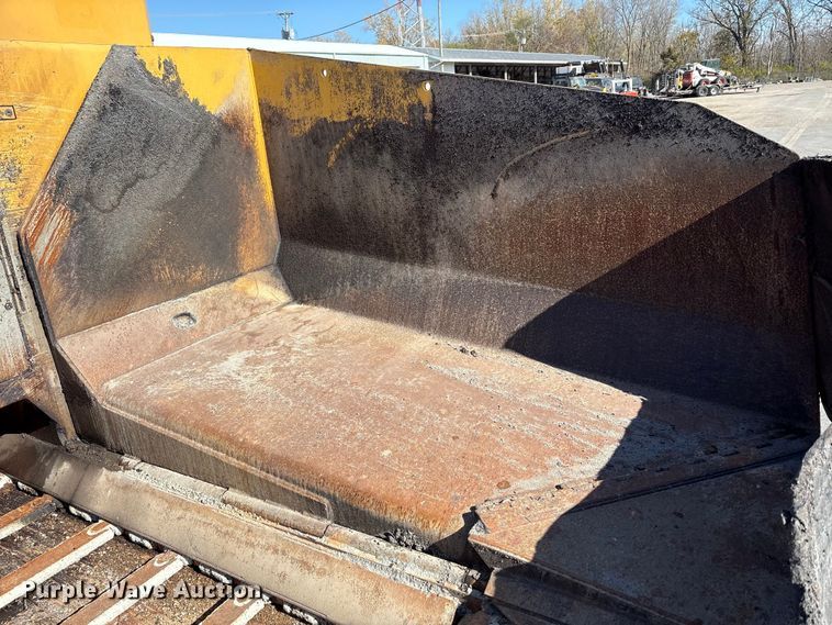 image for item EC4429 2015 Caterpillar AP555E paver